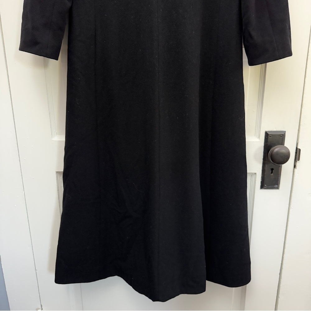 Elegant Black Double-Breasted Coat - Picture 9 of 11
